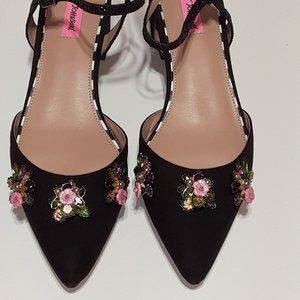 Betsey Johnson "KNOX" Black Jeweled Sling Back Pumps Size 10 M, worn once.